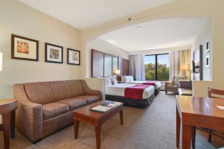 Comfort Suites Miami - Kendall Отели рядом с достопримечательностью «Парк Тропикал»