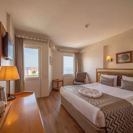 Çanak Hotel