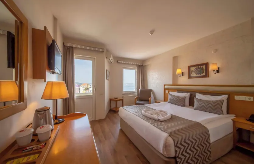 Çanak Hotel