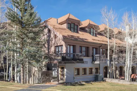 Columbia Place 5 by AvantStay Ski-InSki-Out Unit in Great Location