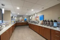 Comfort Inn & Suites at Copeland Tower - breakfast