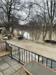 Cozy cabin,master and loft w2 twin beds atop the scenic portage,deckand fire pit