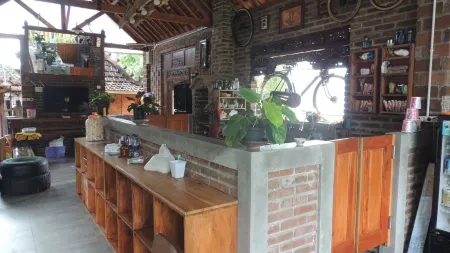 Omah Rumba Bata Отели рядом с достопримечательностью «Islamic University of Indonesia»