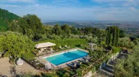 Tuscan Fizz Villa a Vineyards Retreat - Villas