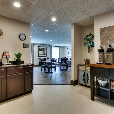 Greenfield Inn & Suites Owensboro, KY Airport