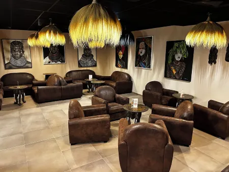 Le royaume des Lions Отели в г. Помёз