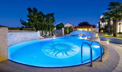 Artdeco Luxury Suites Hotels in Akrotiri