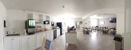 Westlake Inn Отели в г. Стратмор