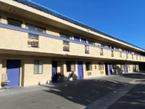 Star Inn Motel Hotels near Orange County Museum of Art