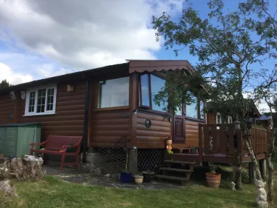 Snowdonia National Park Log Cabin with Garden
