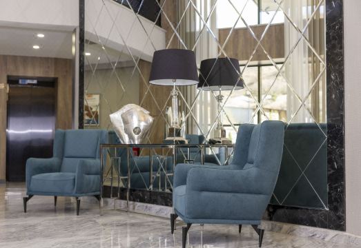 아니몬 켄트 오텔