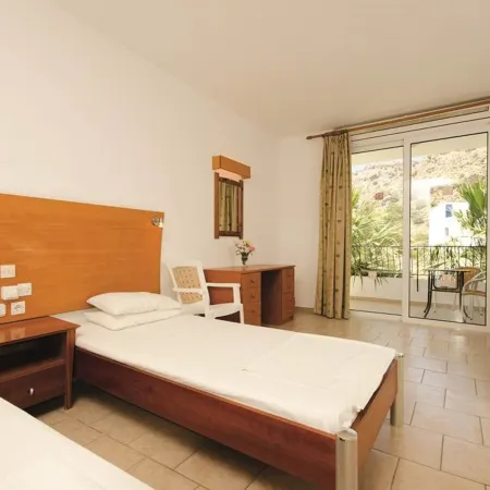 Coliseum Studios & Apartments