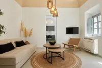 أرشغونو كيف هاوسيز سانتوريني Hotels near معرض الفن الخاص بالفضاء سانتوريني