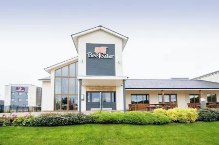 Premier Inn Newton Abbot Отели рядом с достопримечательностью «College House»