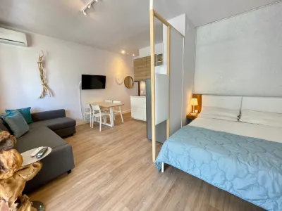 Newly Decorated Studio Near the Beach
