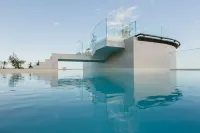 Three House Hotel - Infinity Pools
