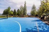 Wilderness Club - parking