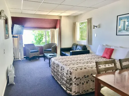 Tui Oaks Motel