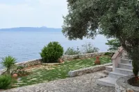 Goddesses Villa 1 in Nies