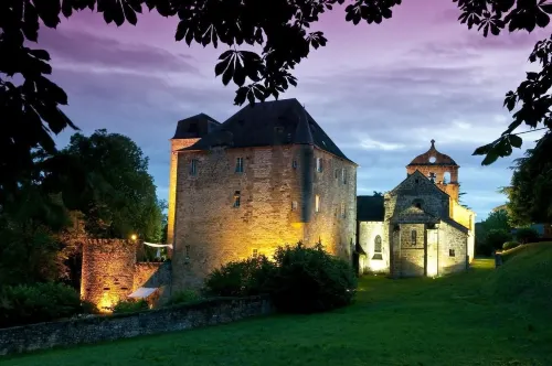 Chateau de Lissac Hotels in Turenne