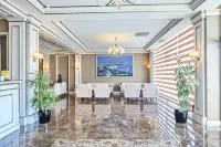 Boulevard Side Hotel