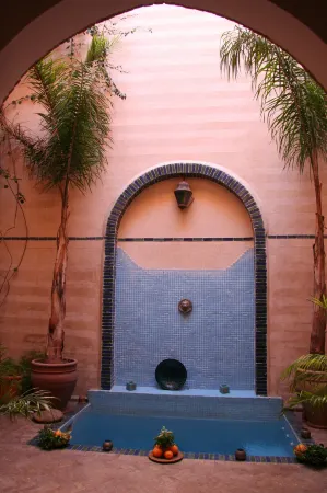 Riad Zen House Отели рядом с достопримечательностью «PalmGolf Marrakech Palmeraie»