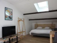 Appartement RIOM Hotels in Reze