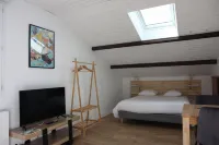 Appartement RIOM Hotels in Reze
