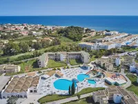 Sandy Beach Resort by Rizos Resorts - All Inclusive Отели рядом с достопримечательностью «Пляж Мессонги»