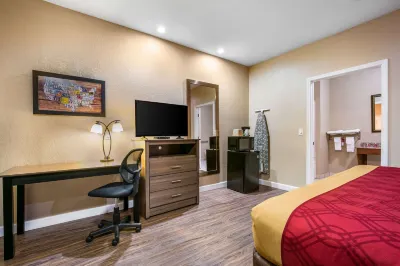 Econo Lodge Inn & Suites