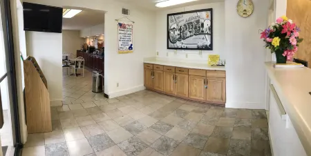 Super 8 by Wyndham Ashburn Отели в г. Тернер