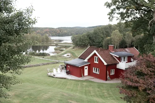 SJU Sjöar Hotels in Marks kommun