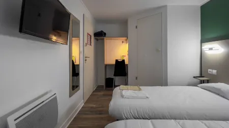 FH Confort Fasthotel le Mans Nord Отели в г. Сен-Павас