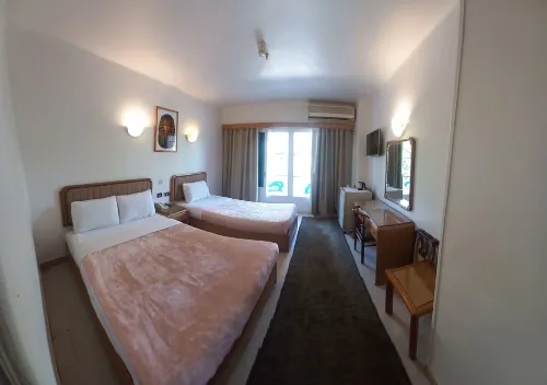 New Pola Hotel