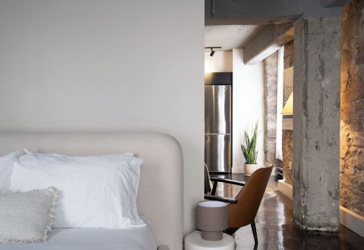 [메종 상트-테레즈의 깔끔한 주방 및 객실 인테리어 이미지]