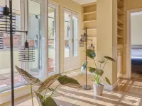 Milan Retreats Duomo Carrobbio Hotels near Sant' Ambrogio Station