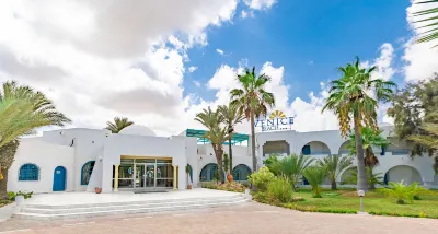 Hotel Venice Beach- Families and Couples Only