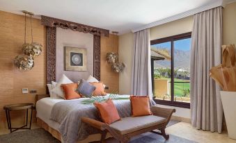Royal Garden Villas, Luxury Hotel