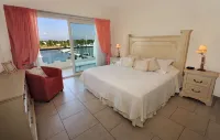 Hotel Boutique Marina Banderas Suites Hotels in Лас Харетадерас