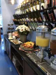 Breakers Resort - Lakeside - breakfast