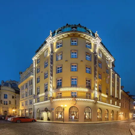 Grand Hotel Bohemia Отели рядом с достопримечательностью «Государственный театр»
