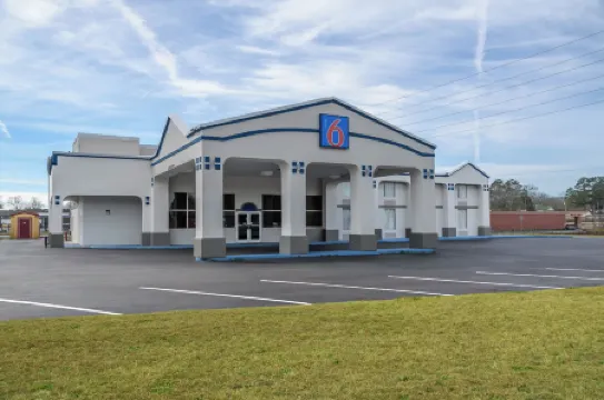 Motel 6 Forsyth, GA – Tift College