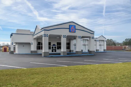 Motel 6 Forsyth, GA – Tift College