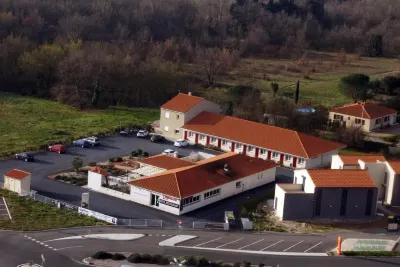 Hôtel restaurant l'Espassole Hôtels à : Oms