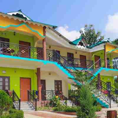 Resort Trimurti Hotel Exterior