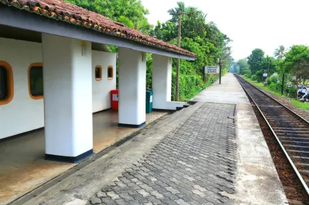 Ceylonika Rest Отели рядом со станцией Aluthgama Railway Station
