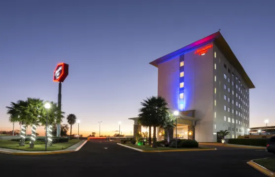 思勞阿羅普歡朋酒店