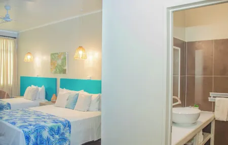 The Islander Hotel Отели в г. Аваруа