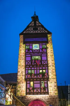 Hôtel le Saint Nicolas Отели рядом с достопримечательностью «Tower Museum of Thieves»