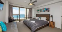 Norfolk Luxury Beachfront Apartments Main Beach - balcony